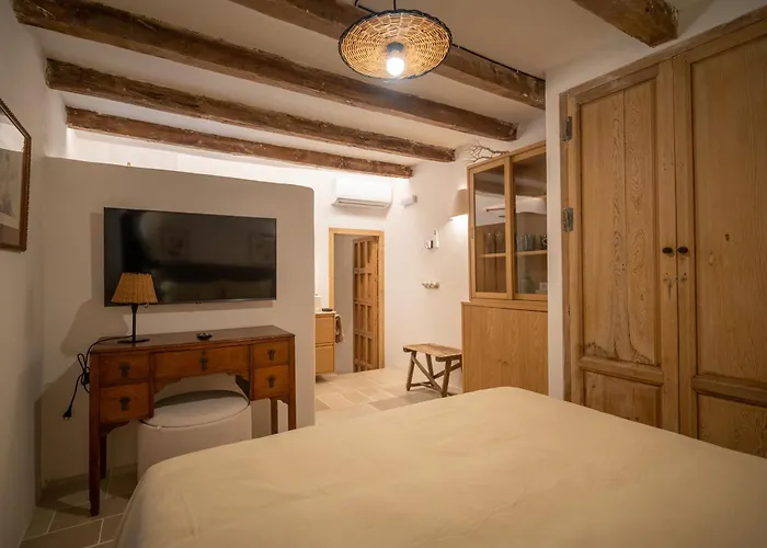 Gasthuis Mondejar 14 Coliving Centro 3*